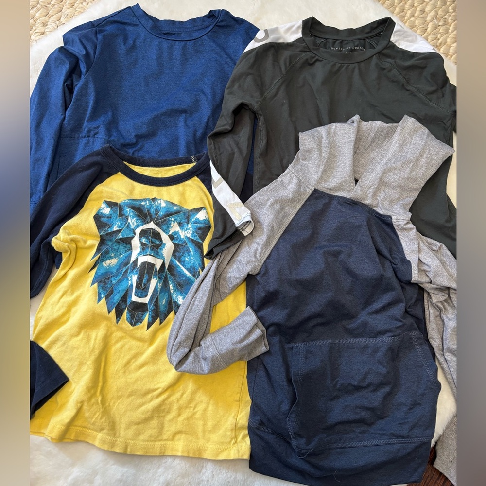 Rockets of Awesome, gap. Kids Long Sleeve Tops size 6/7